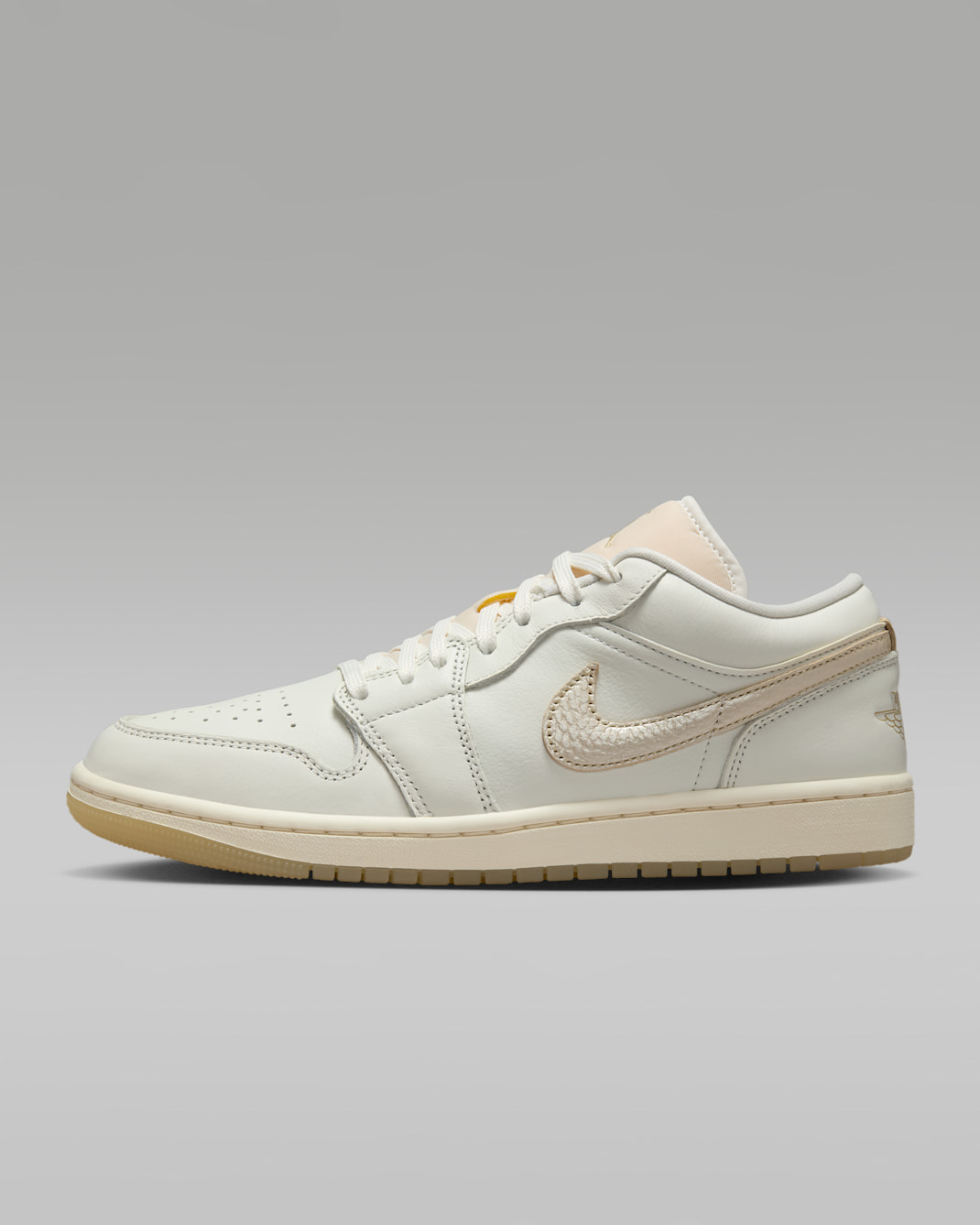 ナイキ NIKE WMNS AIR JORDAN 1 LOW 23cm Amazon.com: Nike Womens WMNS 1 Low DC0774 105 White/Wolf Grey